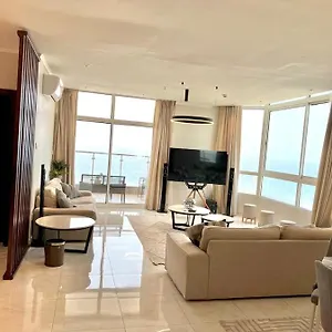 شقة فاخرة Vip مطلة على البحر برج المسارات جدة